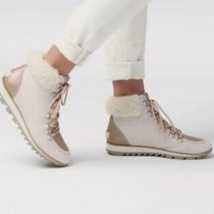 SOREL Ivory Harlow Luxe Lace Up Boots - 8.5